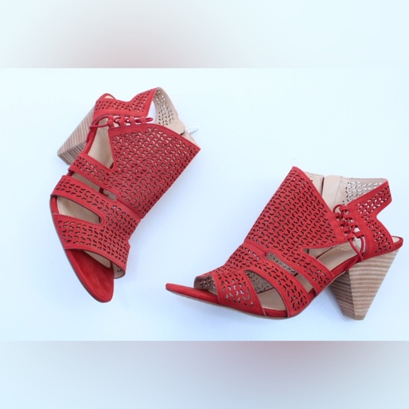 NWOT Vince Camuto Sandals - Picture 1 of 11